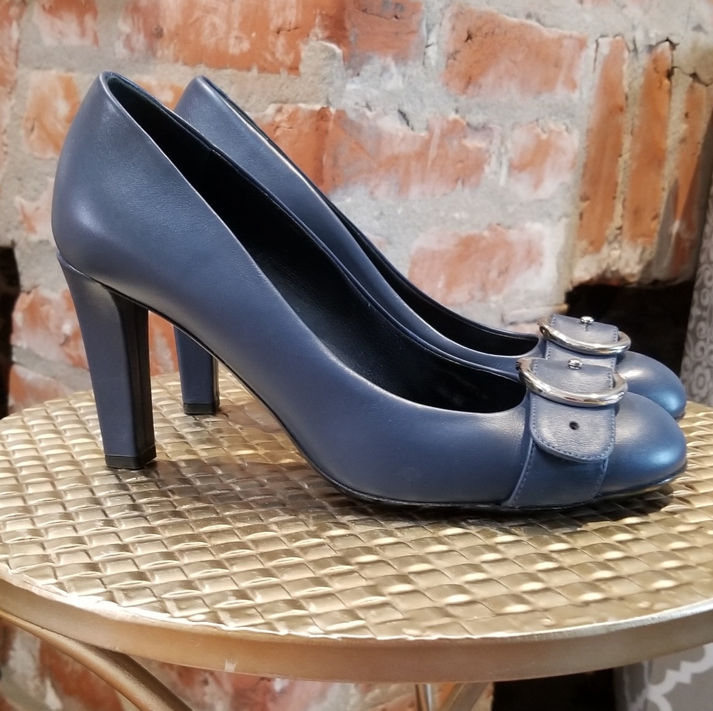 Gucci Blue Pump square heel silver GG buckle!!